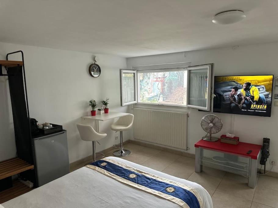 Apartment Proche De Centrex Paris