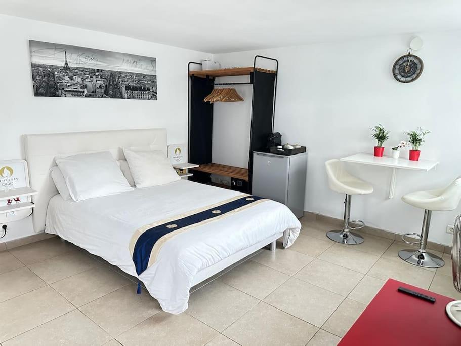 Proche De Centrex Paris Apartment